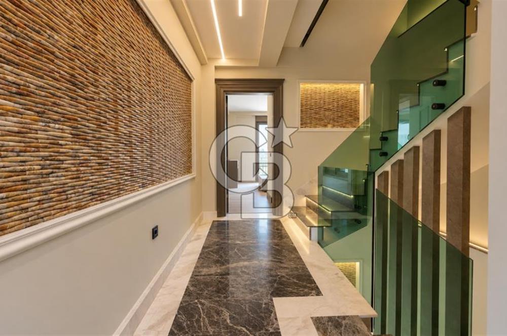 KEMER'DE ÖZEL HAVUZLU, SAUNALI PREMİUM VİLLA | 225 m² NET