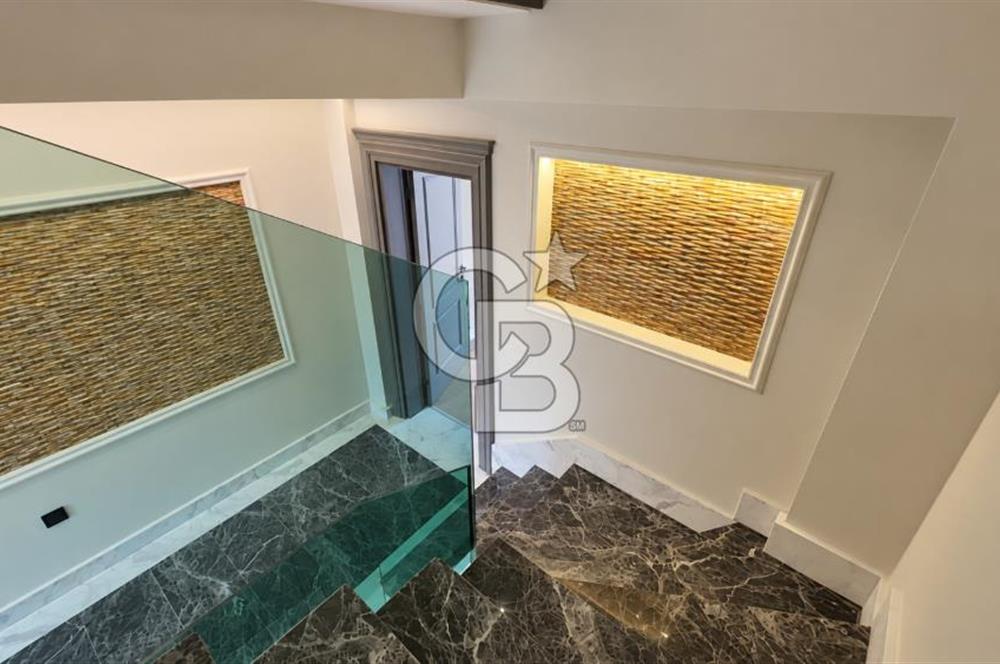 KEMER'DE ÖZEL HAVUZLU, SAUNALI PREMİUM VİLLA | 225 m² NET