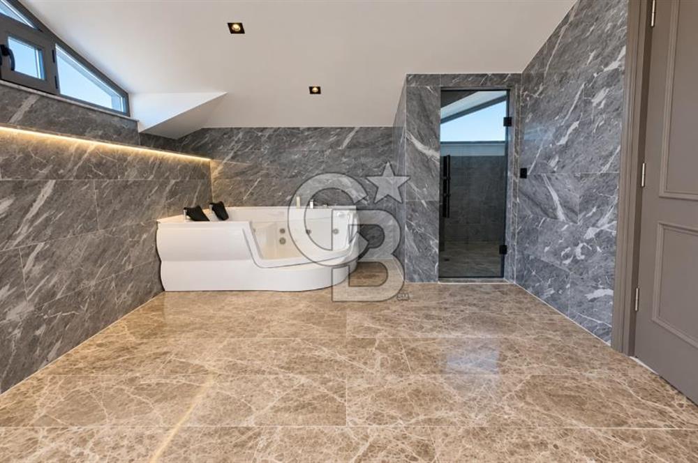KEMER'DE ÖZEL HAVUZLU, SAUNALI PREMİUM VİLLA | 225 m² NET