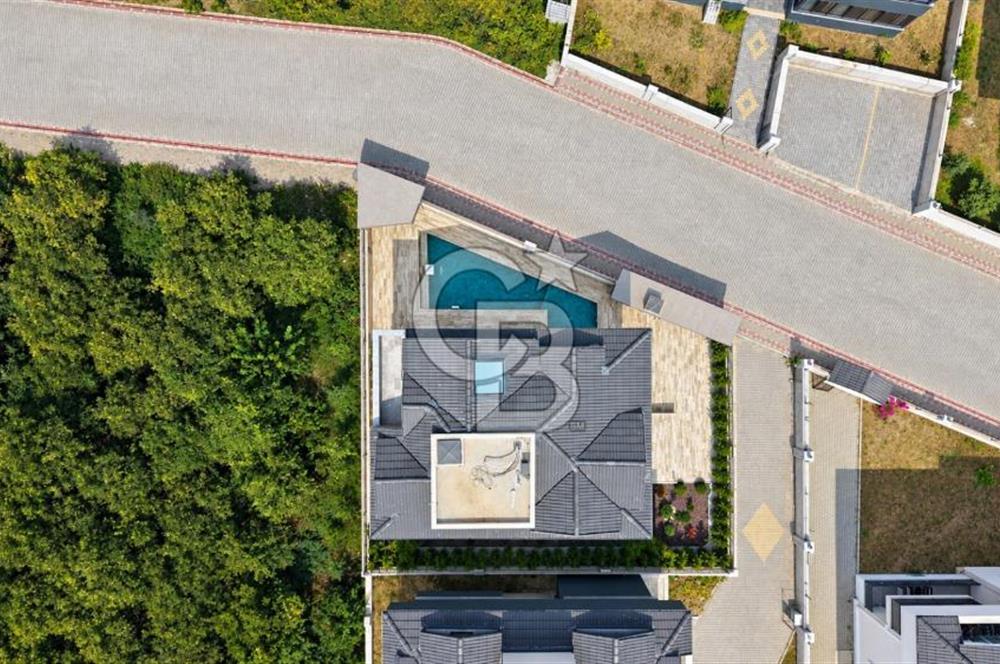 KEMER'DE ÖZEL HAVUZLU, SAUNALI PREMİUM VİLLA | 225 m² NET