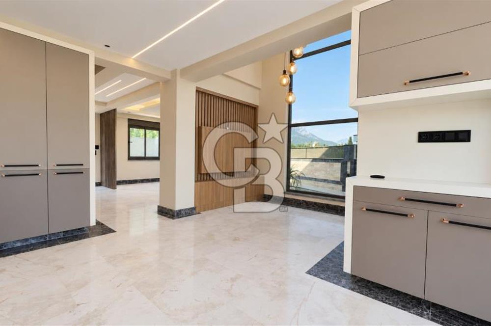 KEMER'DE ÖZEL HAVUZLU, SAUNALI PREMİUM VİLLA | 225 m² NET