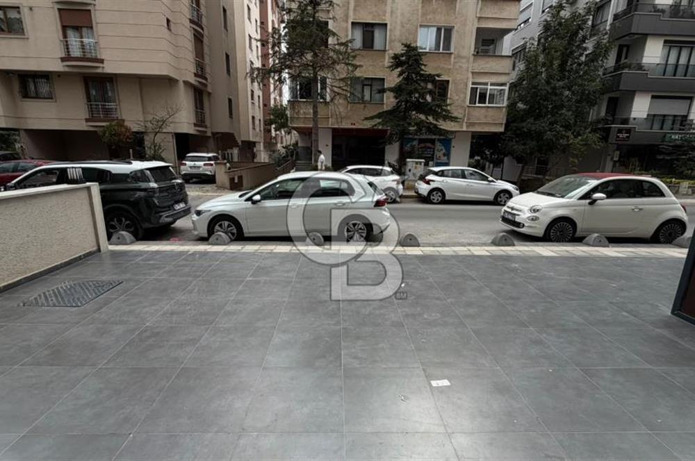 KOZYATAĞI’NDA YAYA TRAFİĞİ YÜKSEK LOKASYONDA, SIFIR BİNADA SATILIK DÜKKAN