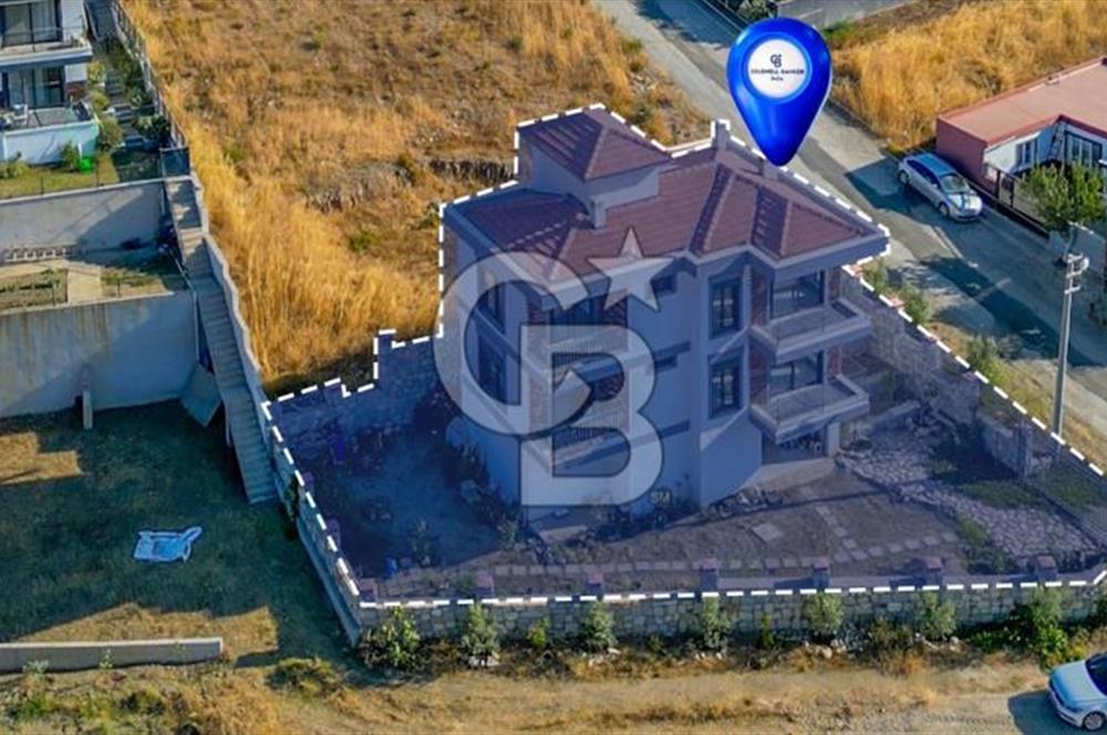 Seferihisar Akarca'da kale gibi villa