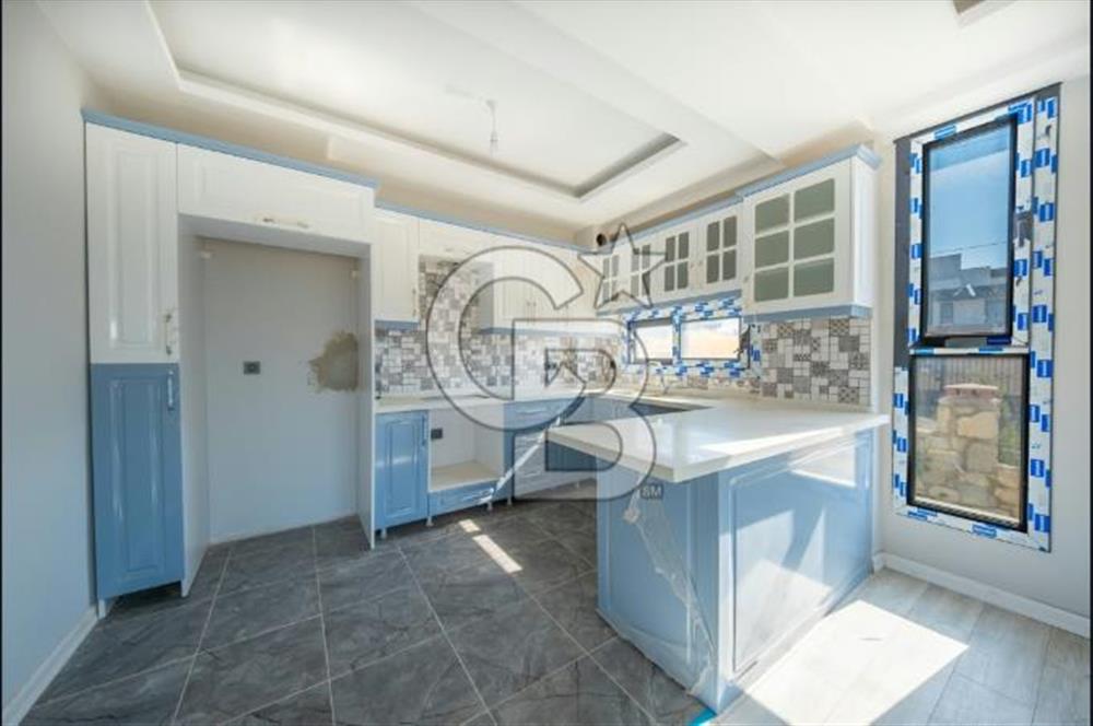 Seferihisar Akarca'da kale gibi villa