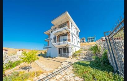 Seferihisar Akarca'da kale gibi villa