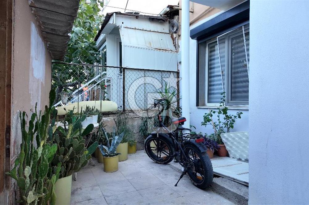 Bornova Kızılay Mah. İçi Yapılı 3+1 + ek 1+1 kullanım alanı 