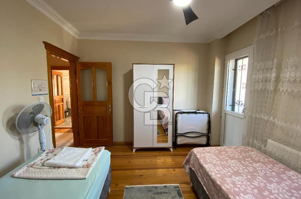 Cunda'da 350m2 Arsa İçerisinde Deniz Manzaralı 4+1 Satılık Villa