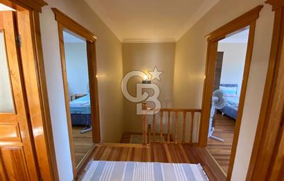 Cunda'da 350m2 Arsa İçerisinde Deniz Manzaralı 4+1 Satılık Villa