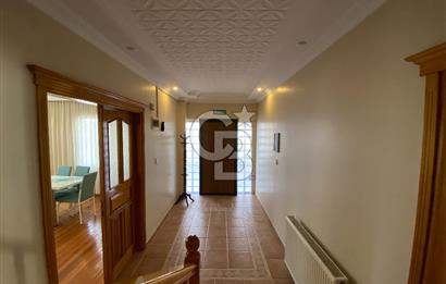 Cunda'da 350m2 Arsa İçerisinde Deniz Manzaralı 4+1 Satılık Villa