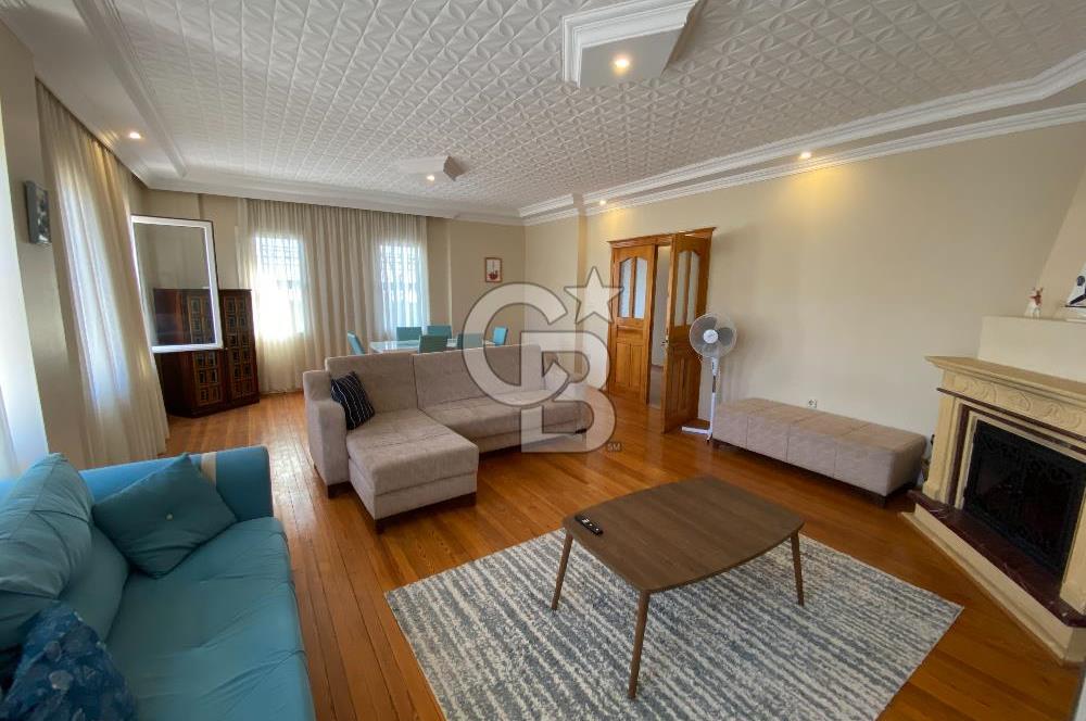 Cunda'da 350m2 Arsa İçerisinde Deniz Manzaralı 4+1 Satılık Villa