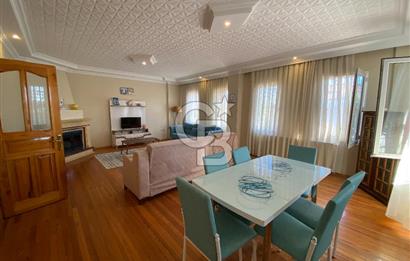 Cunda'da 350m2 Arsa İçerisinde Deniz Manzaralı 4+1 Satılık Villa
