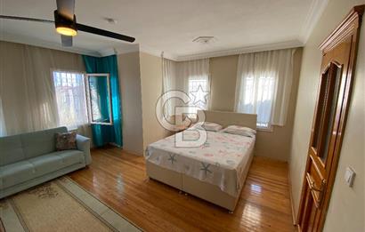 Cunda'da 350m2 Arsa İçerisinde Deniz Manzaralı 4+1 Satılık Villa