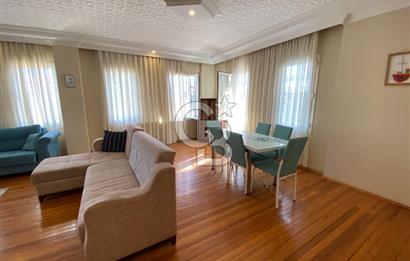 Cunda'da 350m2 Arsa İçerisinde Deniz Manzaralı 4+1 Satılık Villa