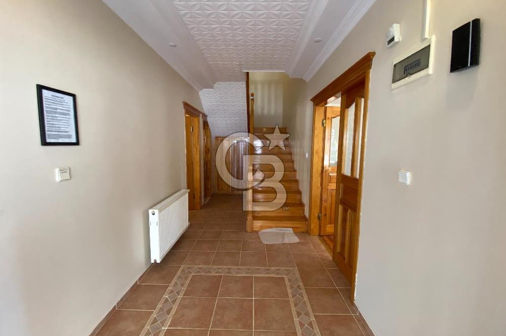 Cunda'da 350m2 Arsa İçerisinde Deniz Manzaralı 4+1 Satılık Villa