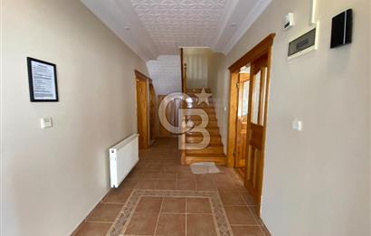 Cunda'da 350m2 Arsa İçerisinde Deniz Manzaralı 4+1 Satılık Villa