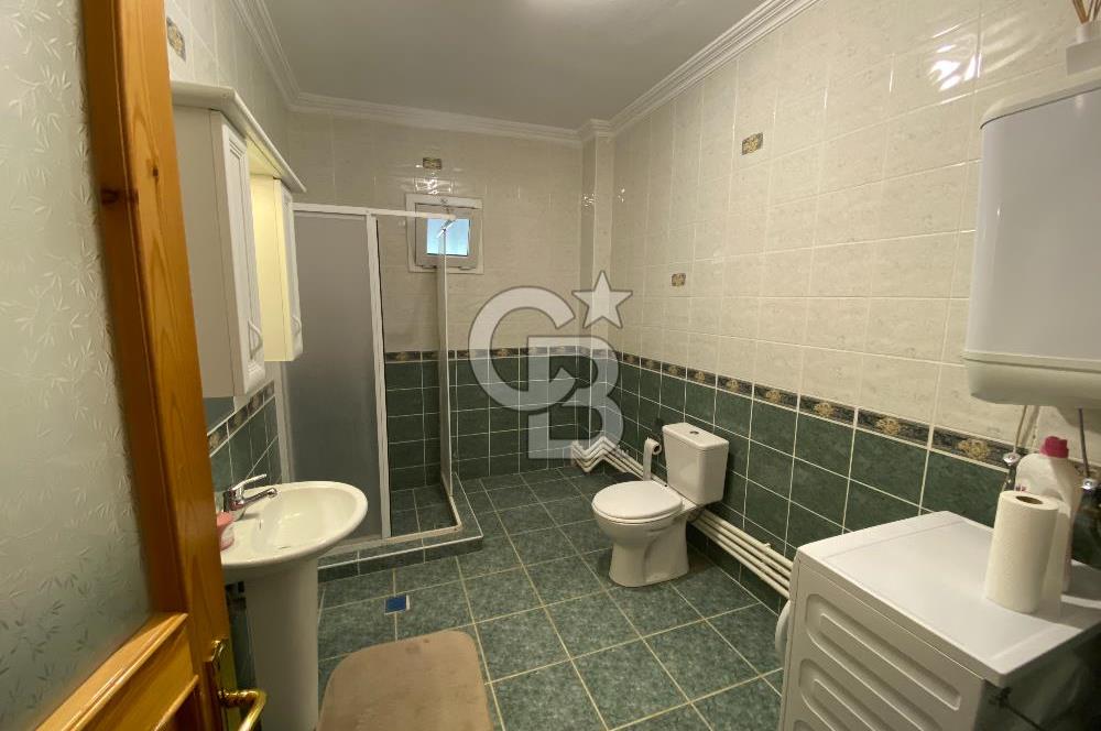 Cunda'da 350m2 Arsa İçerisinde Deniz Manzaralı 4+1 Satılık Villa