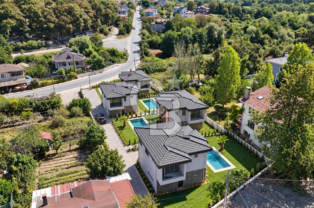 Şile Sofularda 480m² Arsa İçinde Özel Havuzlu Sıfır Villa