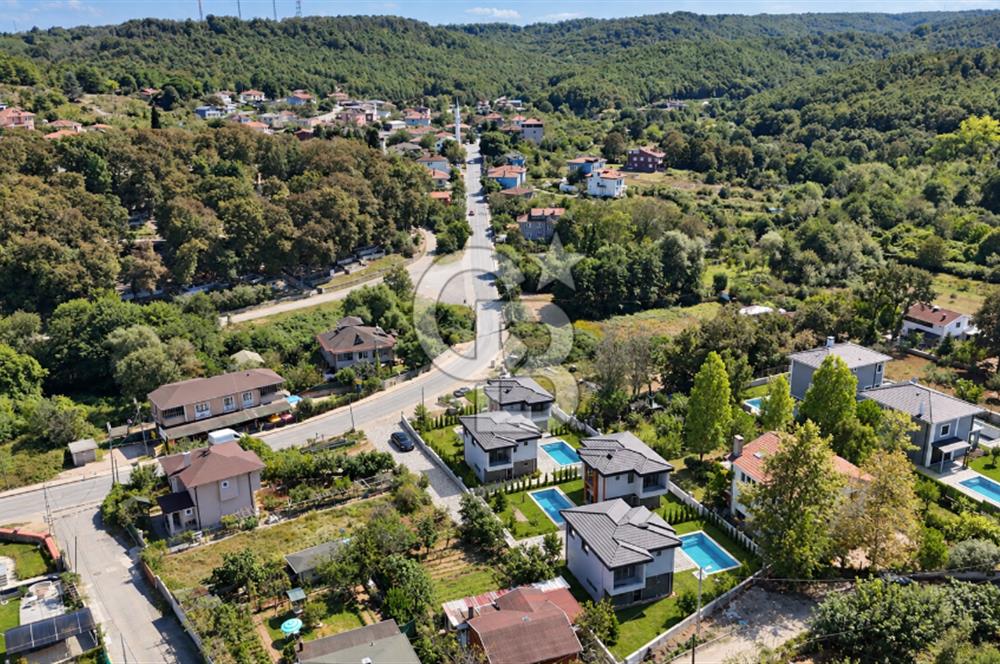 Şile Sofularda 480m² Arsa İçinde Özel Havuzlu Sıfır Villa