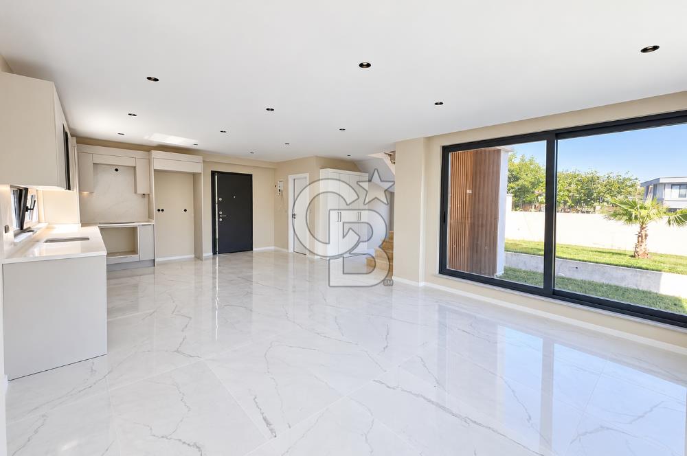 Şile Sofularda 480m² Arsa İçinde Özel Havuzlu Sıfır Villa