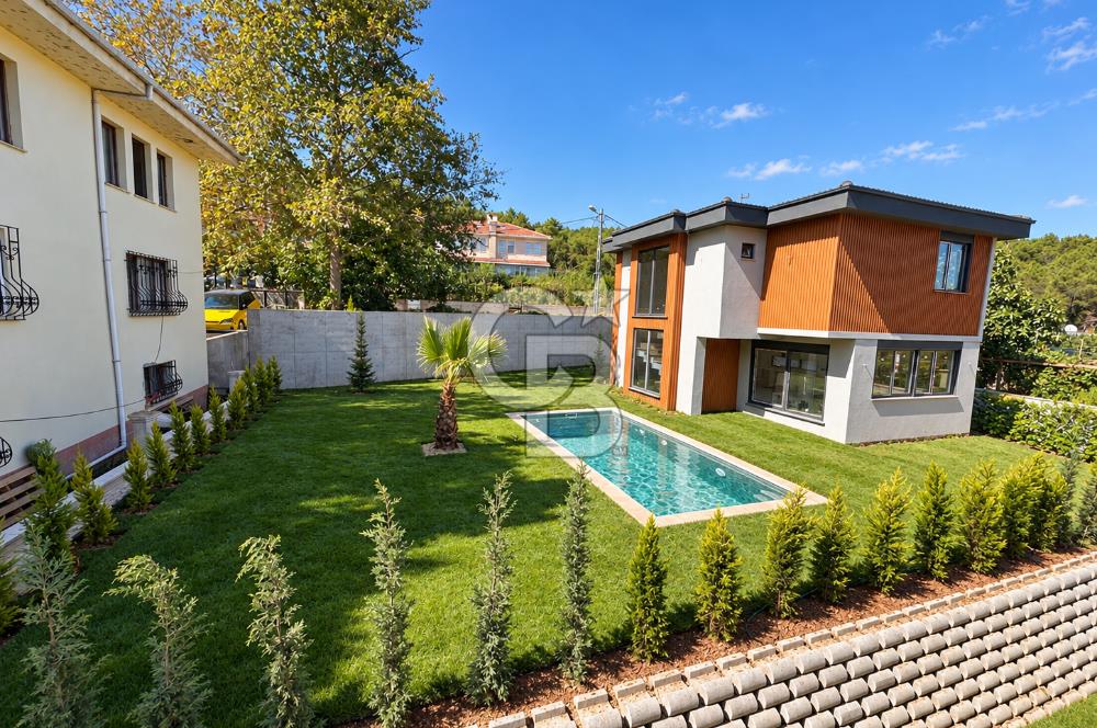 Şile Sofularda 480m² Arsa İçinde Özel Havuzlu Sıfır Villa