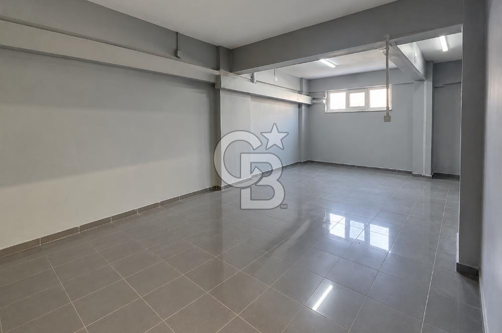 AKÇAYDA FIRSAT! ANA YOL ÜZERİNDE GENİŞ VİTRİNLİ KİRALIK İŞ YERİ
