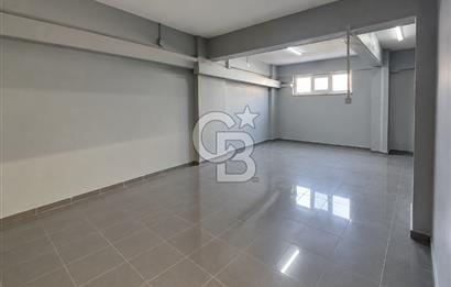 AKÇAYDA FIRSAT! ANA YOL ÜZERİNDE GENİŞ VİTRİNLİ KİRALIK İŞ YERİ