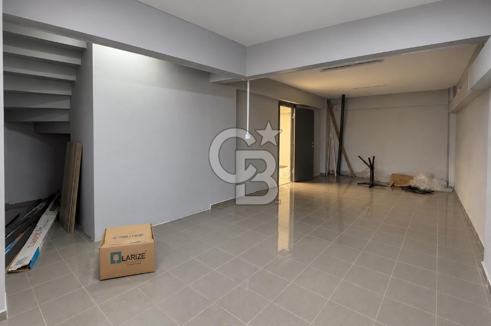 AKÇAYDA FIRSAT! ANA YOL ÜZERİNDE GENİŞ VİTRİNLİ KİRALIK İŞ YERİ