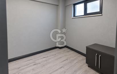 AKÇAYDA FIRSAT! ANA YOL ÜZERİNDE GENİŞ VİTRİNLİ KİRALIK İŞ YERİ