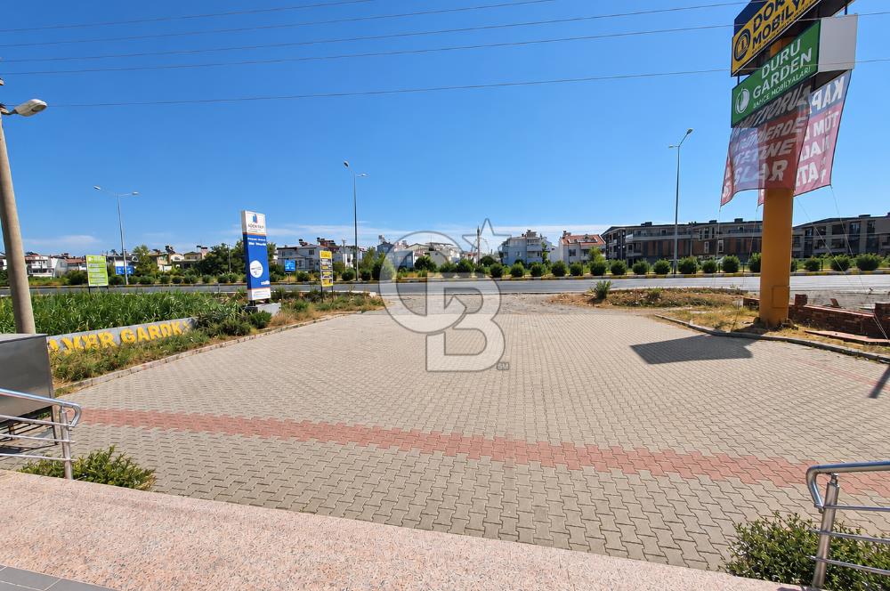 AKÇAYDA FIRSAT! ANA YOL ÜZERİNDE GENİŞ VİTRİNLİ KİRALIK İŞ YERİ