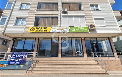 AKÇAYDA FIRSAT! ANA YOL ÜZERİNDE GENİŞ VİTRİNLİ KİRALIK İŞ YERİ