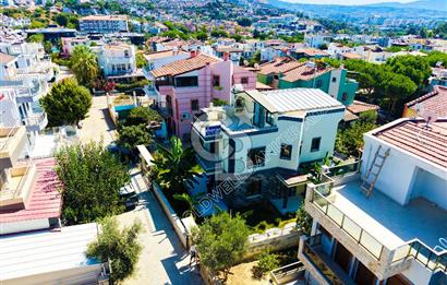 Kadınlar Denizi'nde Deniz Manzaralı, Havuzlu, 4+1 Müstakil Villa