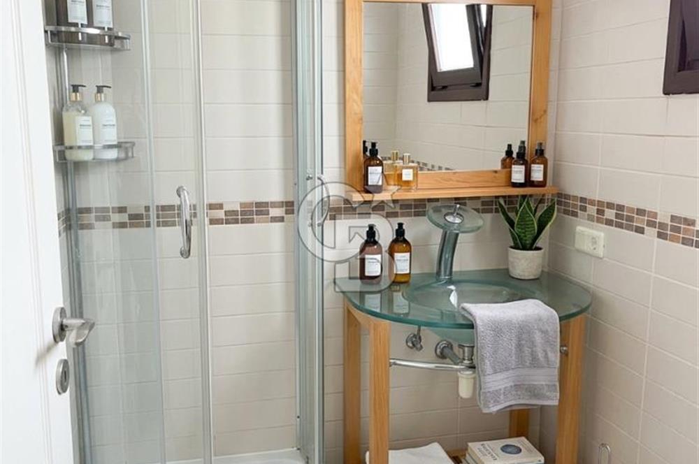 Kadıköy Çiftehavuzlarda,Geniş & Eşyalı 3+1 Arakat Kiralık Daire