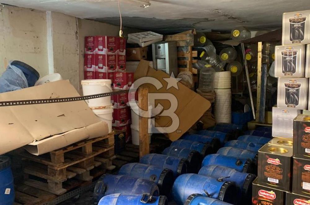 ÜMRANİYE İSTİKLAL MAHALLESİNDE SATILIK DEPOLU DÜKKAN