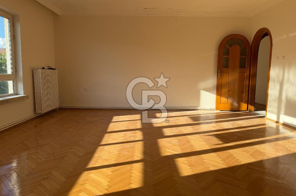 SUBAYEVLERI SANDALCI SOKAK'TA ALTINPARK MANZARALI SATILIK DAİRE