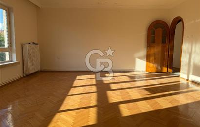 SUBAYEVLERI SANDALCI SOKAK'TA ALTINPARK MANZARALI SATILIK DAİRE
