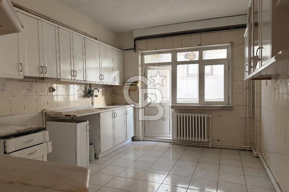 SUBAYEVLERI SANDALCI SOKAK'TA ALTINPARK MANZARALI SATILIK DAİRE
