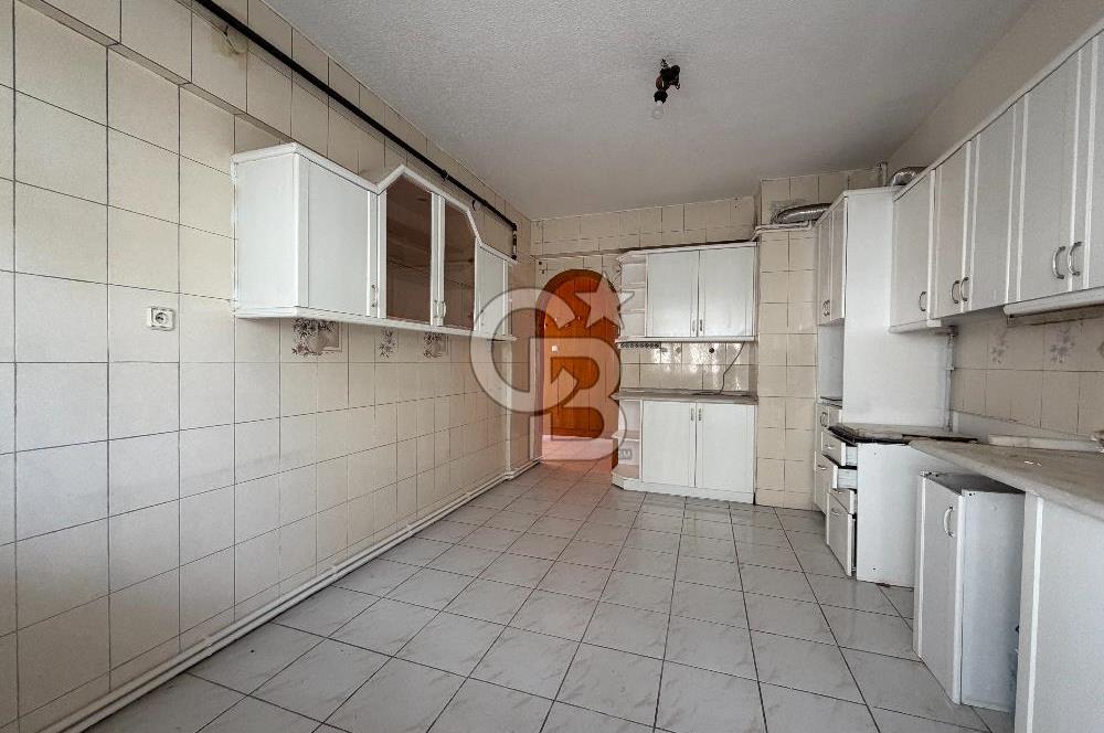 SUBAYEVLERI SANDALCI SOKAK'TA ALTINPARK MANZARALI SATILIK DAİRE