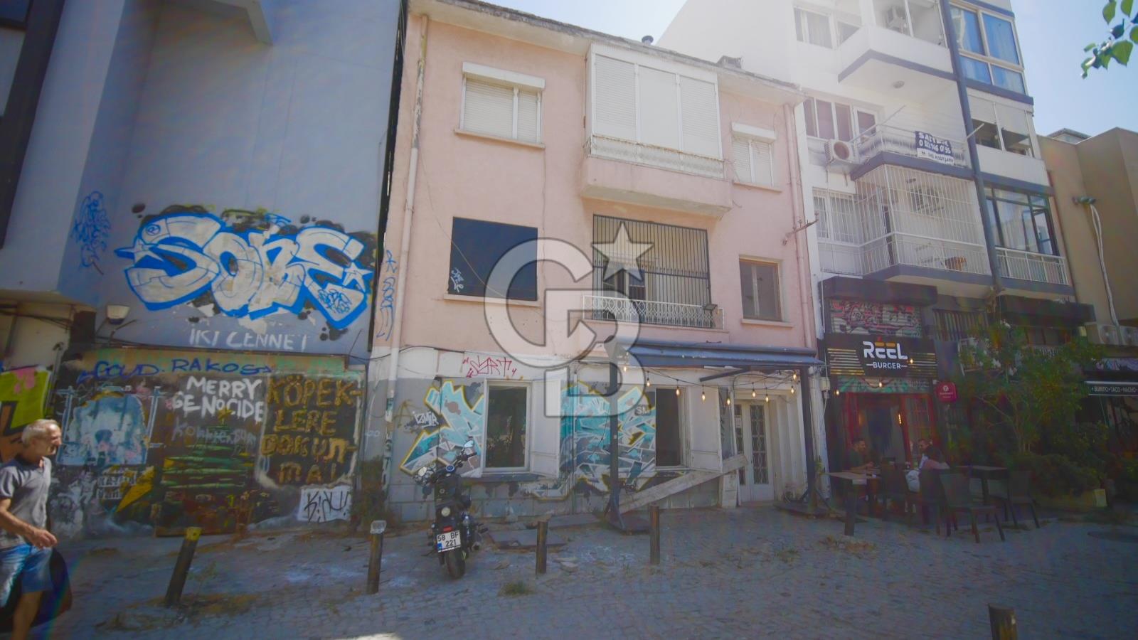 İZMİR ALSANCAK DENİZE 200 METRE 3 KATLI KOMPLE SATILIK BİNA