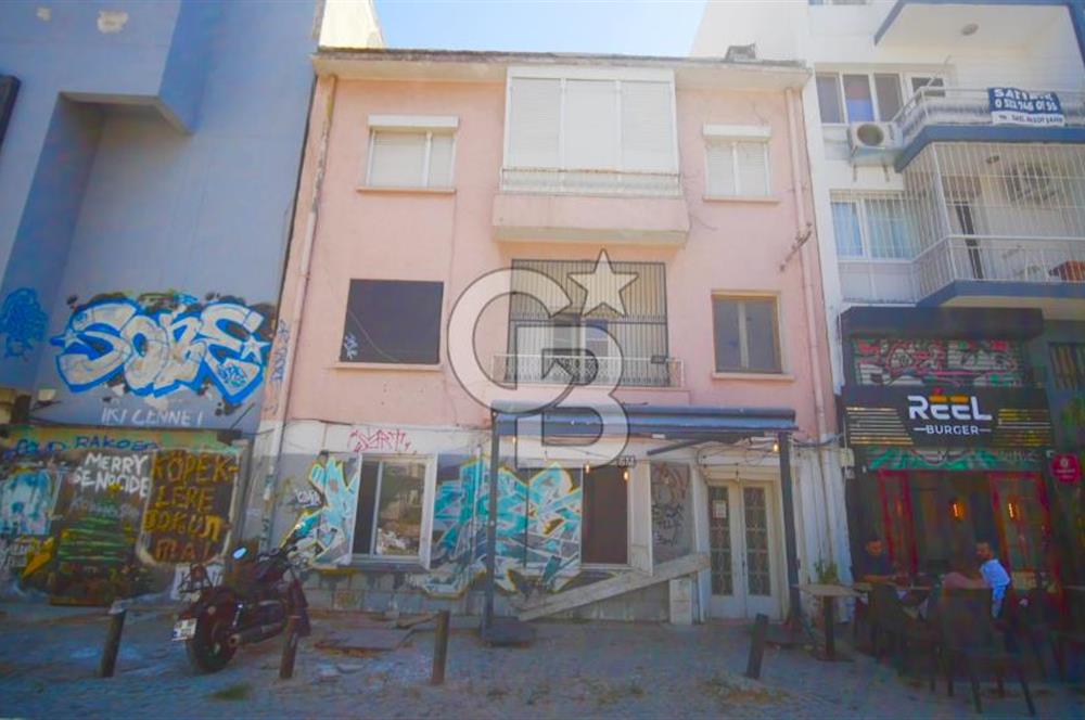 İZMİR ALSANCAK DENİZE 200 METRE 3 KATLI KOMPLE SATILIK BİNA