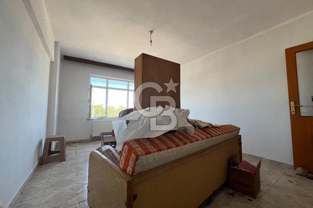 LAPSEKİ FERİBOT İSKELESİNDE SATILIK 2+1 DAİRE