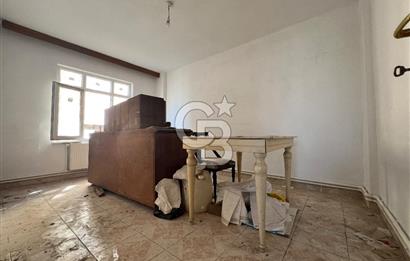 LAPSEKİ FERİBOT İSKELESİNDE SATILIK 2+1 DAİRE