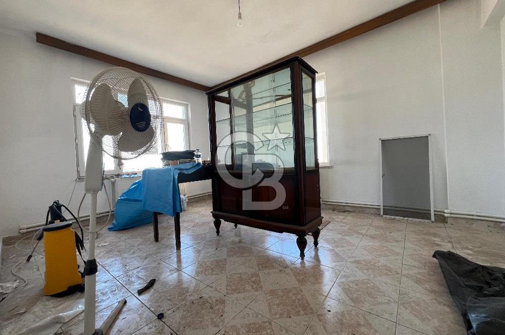 LAPSEKİ FERİBOT İSKELESİNDE SATILIK 2+1 DAİRE