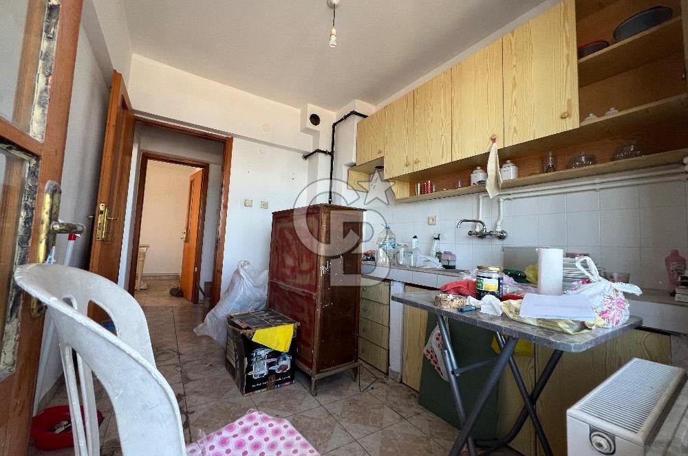 LAPSEKİ FERİBOT İSKELESİNDE SATILIK 2+1 DAİRE