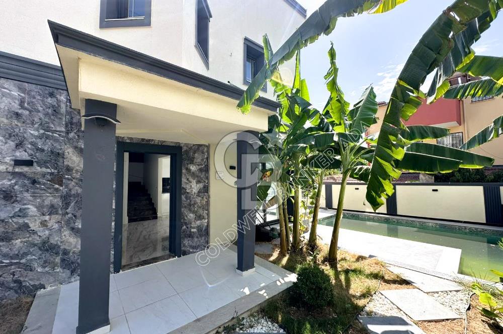Kadınlar Denizi'nde Deniz Manzaralı, Havuzlu, 4+1 Müstakil Villa