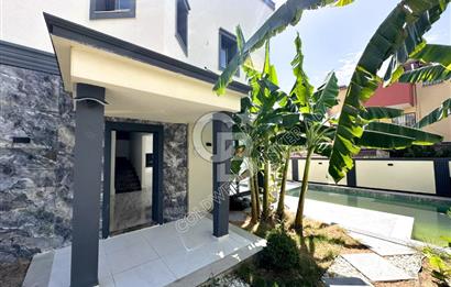 Kadınlar Denizi'nde Deniz Manzaralı, Havuzlu, 4+1 Müstakil Villa
