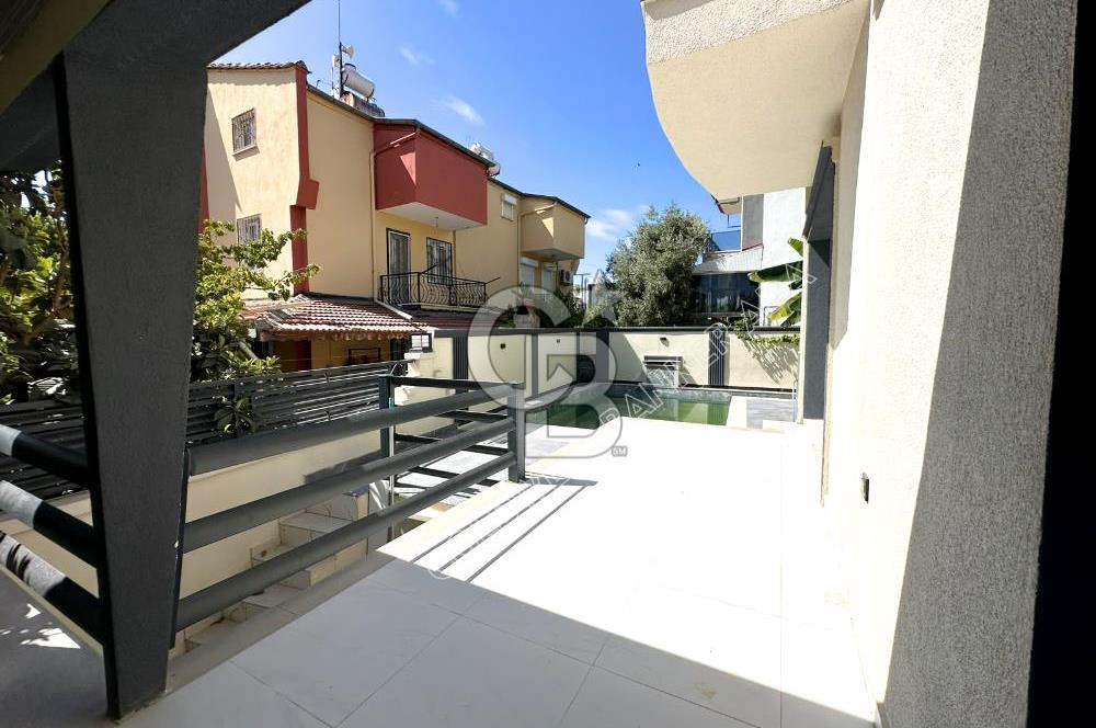 Kadınlar Denizi'nde Deniz Manzaralı, Havuzlu, 4+1 Müstakil Villa