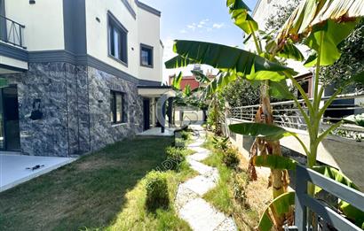 Kadınlar Denizi'nde Deniz Manzaralı, Havuzlu, 4+1 Müstakil Villa