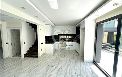 Kadınlar Denizi'nde Deniz Manzaralı, Havuzlu, 4+1 Müstakil Villa