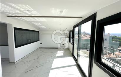 Kadınlar Denizi'nde Deniz Manzaralı, Havuzlu, 4+1 Müstakil Villa
