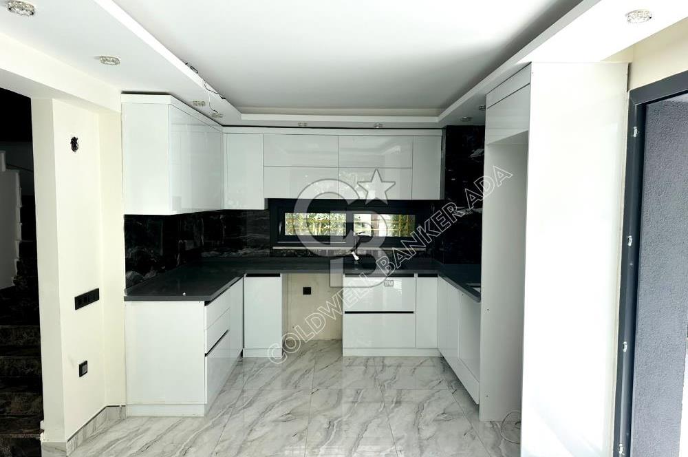 Kadınlar Denizi'nde Deniz Manzaralı, Havuzlu, 4+1 Müstakil Villa